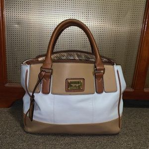 Women’s medium size handbag